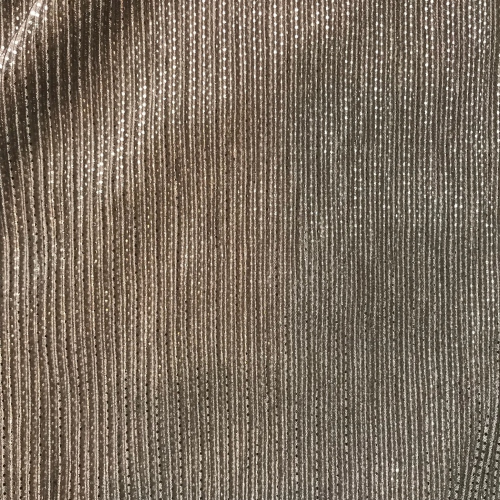 Color Swatch Cold Shoulder - Picture 3 of 4